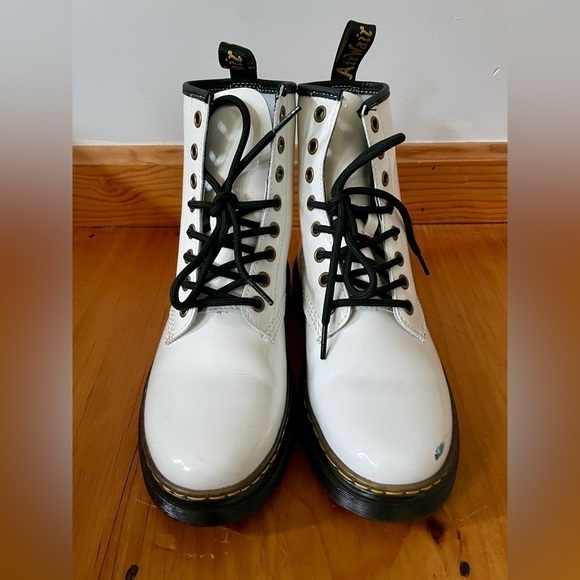 Dr. Martens Women's Zavala Combat Lace Up Boot | Size 6 - Picture 3 of 13